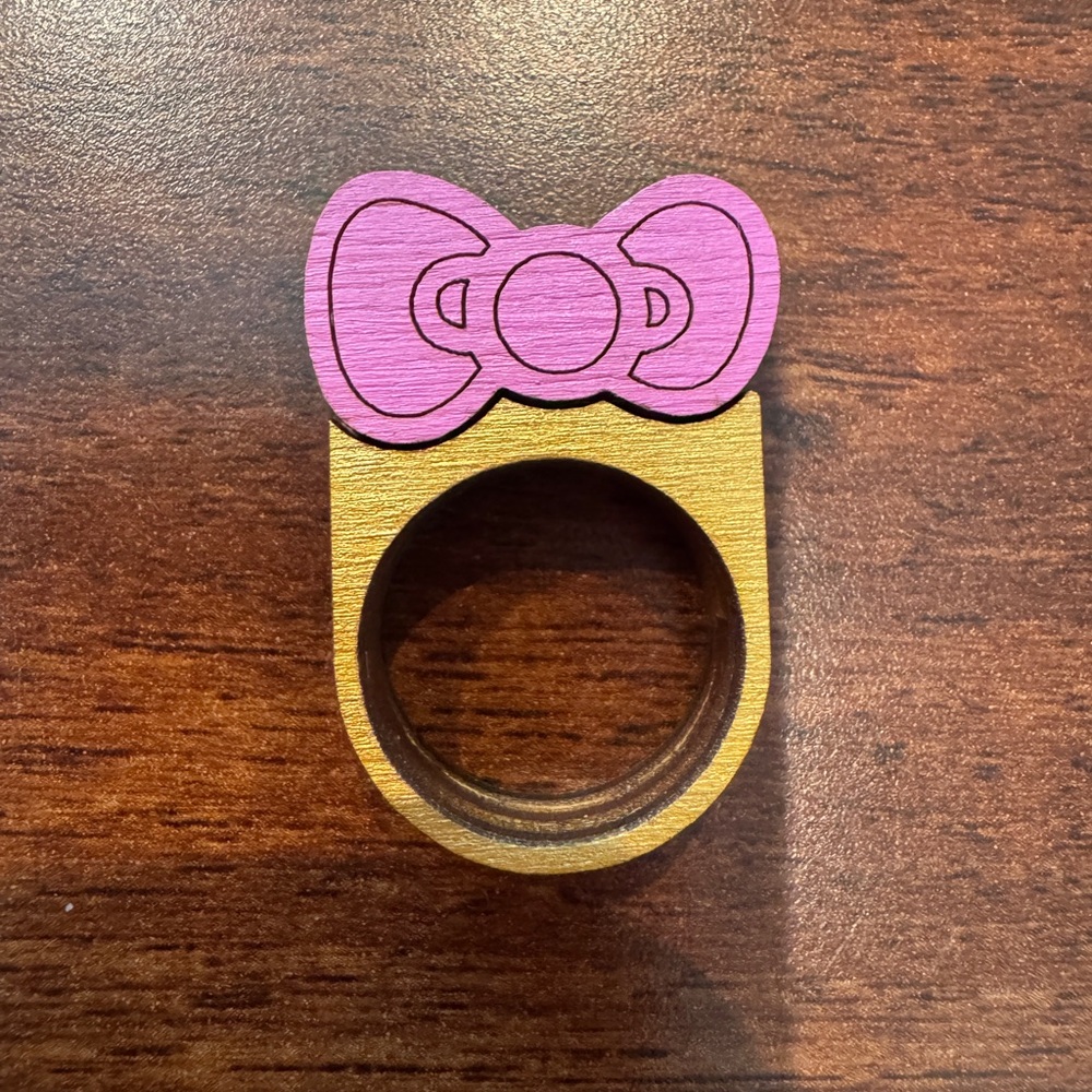 Sanrio Hello Kitty WOOD RING RARE!
Limited Edition!